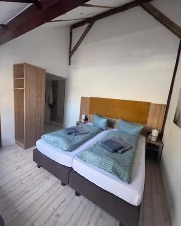 Hinterhaus Im Elbhang In Zw, Loschwitz Und Pillnitz - Saechsische Schweiz * Drezno